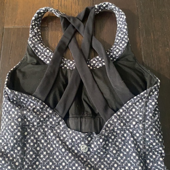 Lululemon Top with Built in Bra - size 2/4 - Picture 3 of 5